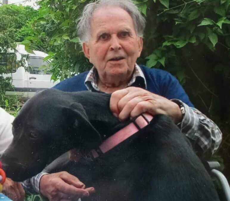 L’équipe municipale et les agents municipaux s’associent à la tristesse de la famille BELLAY, pour vous faire part du décès de Monsieur Claude BELLAY dans sa 94ème année. Il a été au service fidèle de la commune de Montjavoult, son village, pendant 36 ans. Une cérémonie d’hommage lui sera rendu au cimetière de Montjavoult lundi 7 juillet à 15h, suivi d’un pot de l’amitié.