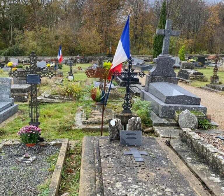 CEREMONIE DU SOUVENIR du 11 Novembre 2025 : la commune remercie chaleureusement l’Association des Anciens des Missions Extérieures pour son service à la mémoire de la victoire, de la paix et des morts pour la France.