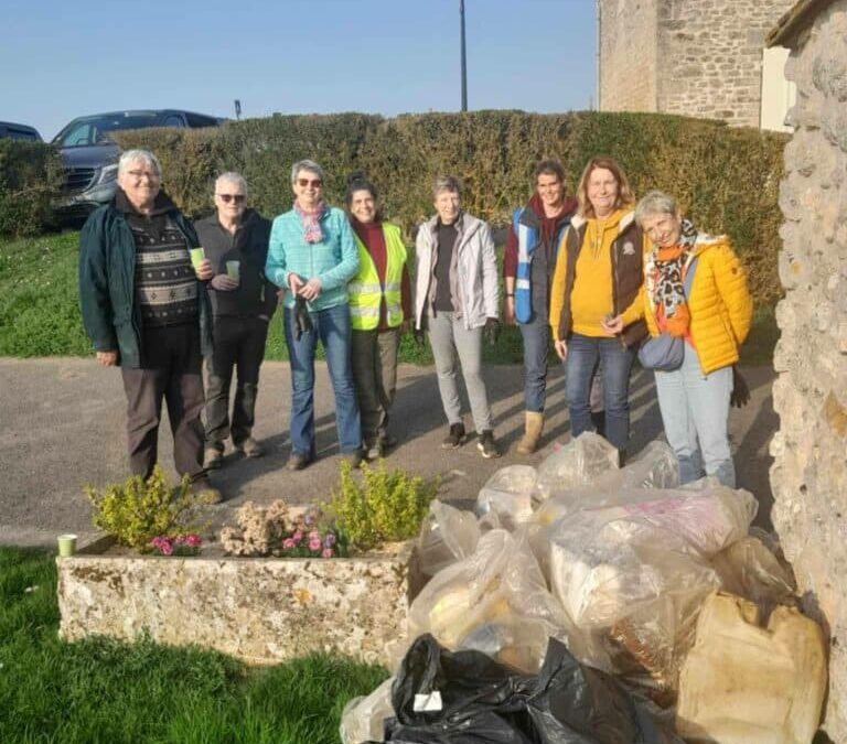 Merci pour le nettoyage grandeur nature par les 13 volontaires bénévoles qui se sont engagés pour la dépollution du paysage et de la nature ce dimanche 8 mars 2026. Près de 8 km de route ont été nettoyés ! Et merci aussi à tous ceux qui font leur part au quotidien tel le colibri !