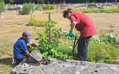 Merci aux 8 jeunes de Montjavoult qui ont participé au chantier jeune cette semaine. Merci à Lucile animatrice du Centre Social Rural du Vexin-Thelle -Officiel ,aux parents, aux bénévoles, aux agents et aux élus.