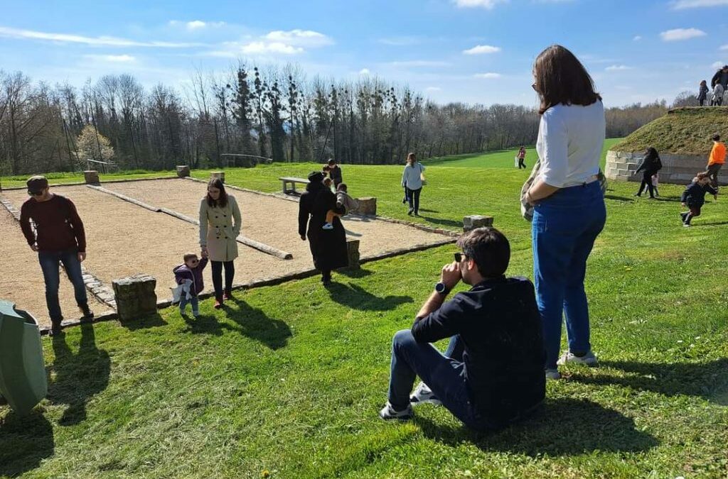 Merci d’être venus nombreux au rendez-vous sous le soleil pour la traditionnelle chasse aux oeufs samedi 8 avril après-midi sur terrain de sport de Montjavoult !