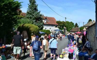 BROCANTE 2023 : encore une magnifique brocante ce 1er week-end de septembre à Montjavoult. La commune remercie l’association organisatrice, LE BONHEUR DANS LE PRE et toute son équipe de bénévoles, les agents municipaux, l’agriculteur dont le champs a été prêté pour accueillir le parking, et bien sûr : l’ensemble des exposants, des nombreux visiteurs, et pour leur présence : le Centre Equestre des Nonains qui proposait des balades à Poney, Montjavoult Production, ainsi que les 8 associations venues présenter leurs activités à la table des associations et ouvrir l’église. A l’année prochaine !